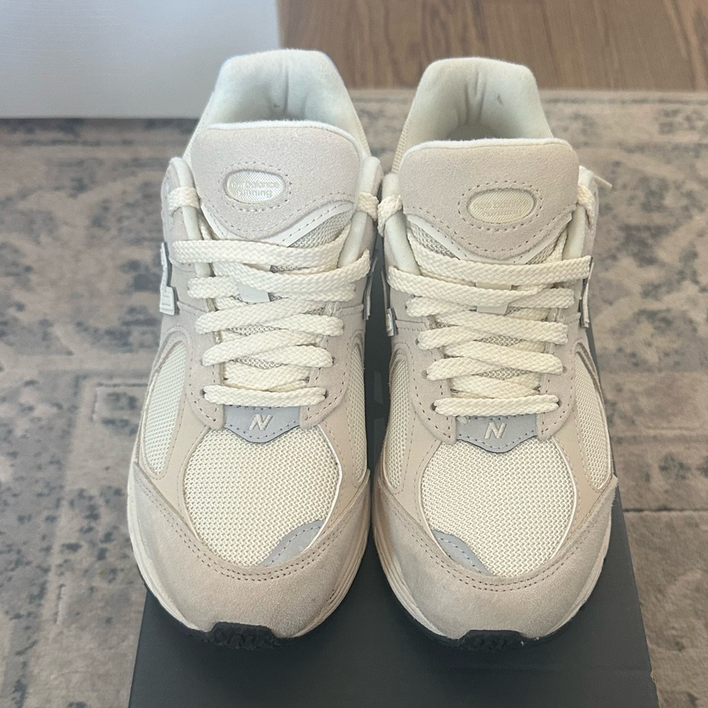 New Balance 2002R Sneakers M5.5/W7 unisex